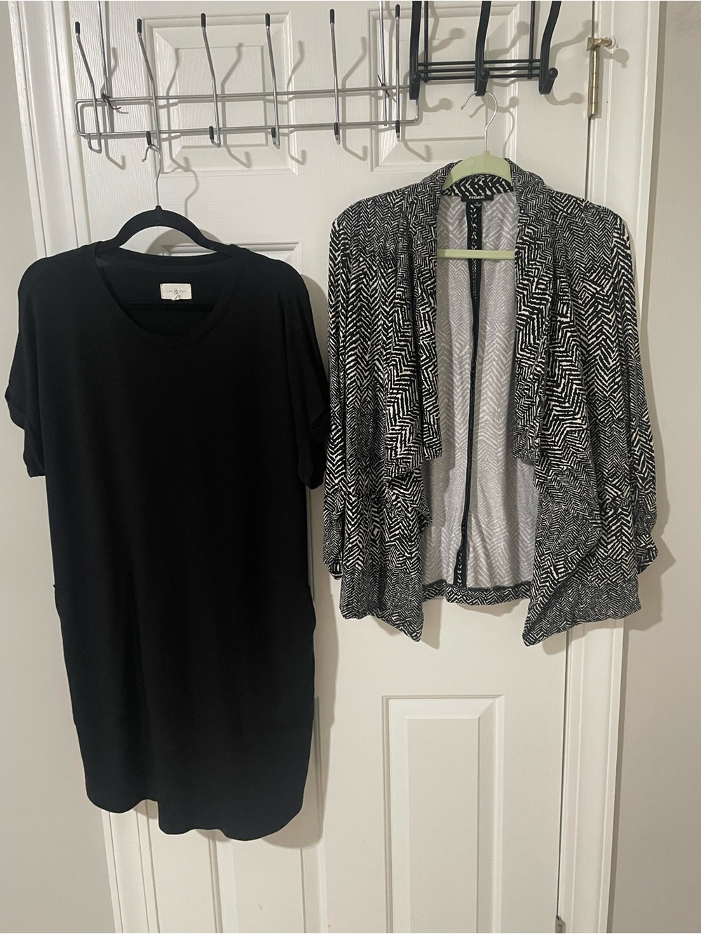 Black T-Shirt Dress Lou & Grey  with Black & White Patterned Cardigan large